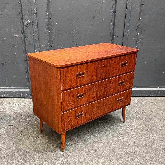Mid-Century Chest of Drawers For Sale - Image 5 of 16