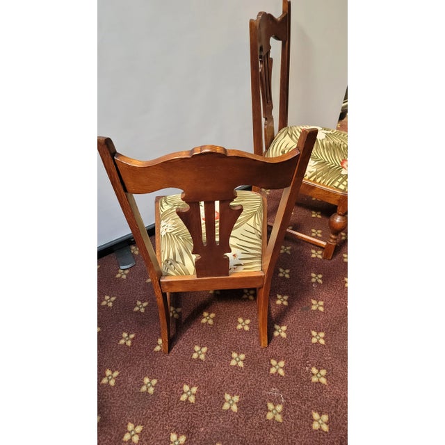 Wood Antique 1930s Jacobean Renaissance English Tudor Set of 4 Oak Chairs Very Well Built Dining Chairs For Sale - Image 7 of 7