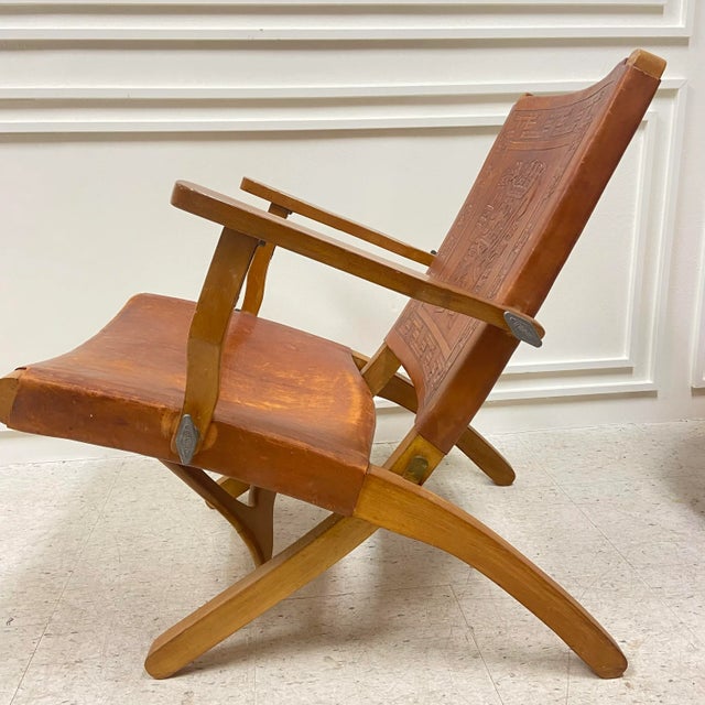 1950s Ecuadorian Mid-Century Stamped Leather Folding Arm Chair For Sale - Image 5 of 13