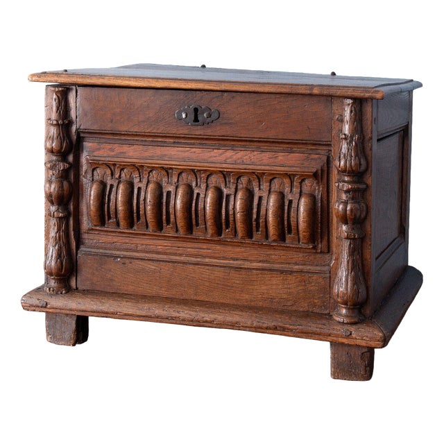 French Renaissance Chest in Carved Oak, 1600s For Sale
