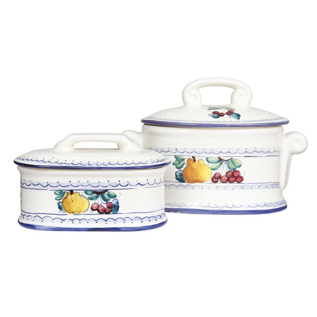 A set of two hand painted Italian majolica jars made by master ceramicist Aldo Fumanti for Fiori, for their Frutta Mista...