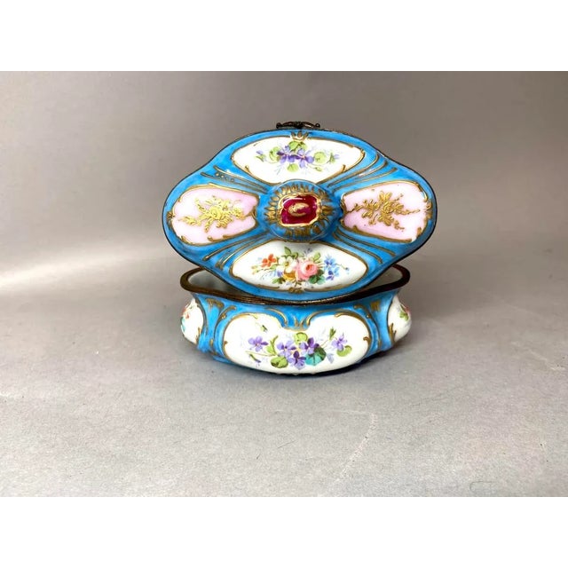 1840s French Sèvres Louis XVI Turquoise Porcelain Box For Sale - Image 12 of 15
