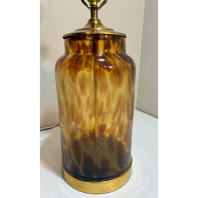 Mid-Century Modern Oversized Vintage Tortoiseshell Art Glass Table Lamp With Brass Base — Hollywood Regency Style For Sale - Image 3 of 12