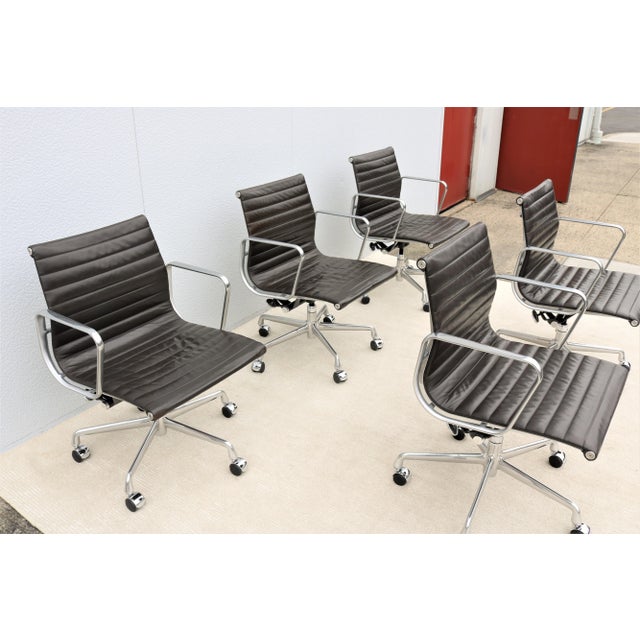 Metal Mid-Century Modern Herman Miller Eames Aluminum Group Brown Leather Management Chair For Sale - Image 7 of 13