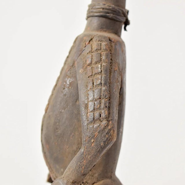 Early 20th Century Early 20th Century Chamba Male Figure on Custom Base Nigeria For Sale - Image 5 of 11