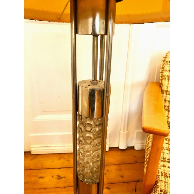 Metal Vintage Floor Lamp in Chrome and Textured Glass by Richard Essig, 1970s For Sale - Image 7 of 9