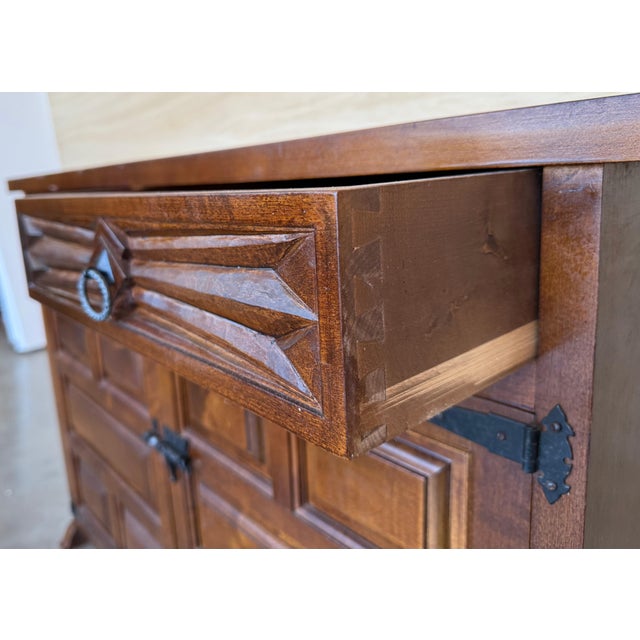 19th Spanish Baroque Carved Walnut Tuscan Three Drawers Credenza or Buffet For Sale In Miami - Image 6 of 18