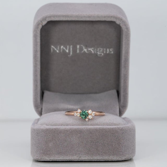 Contemporary Alexandrite Ring With Earth-Mined Diamond Accents: Solid 14k Gold, Round, Size 6.75 For Sale - Image 3 of 11