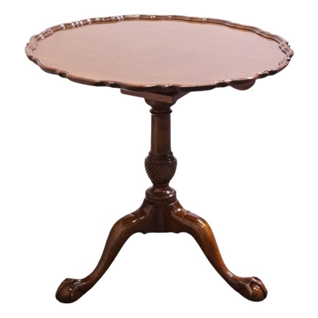 Henredon Furniture Historical Natchez Collection Solid Mahogany Traditional 29" Round Pie Crust Tilt-Top Accent End Table 1-2-28/96 For Sale