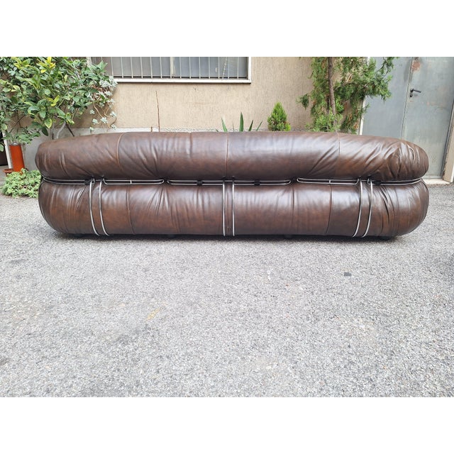 Cassina Vintage Soriana Three-Seater Sofa in Dark Brown Leather by Afra and Tobia Scarpa for Cassina, 1960s For Sale - Image 4 of 16