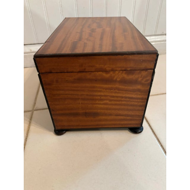 George III Satinwood Tea Caddy, Circa 1800. For Sale - Image 4 of 10