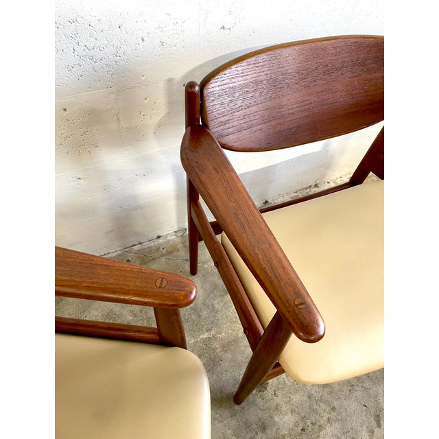 Arne Hovmand-Olsen Danish Modern Teak Armchairs With Leather, 1950 For Sale - Image 12 of 14