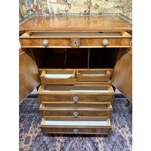Vintage Walnut Commode from Karges For Sale - Image 6 of 9