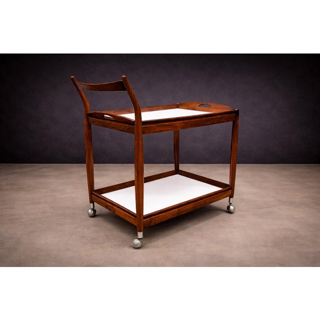 Mid-Century Modern Sergio Rodrigues Brazilian Rosewood Bar Cart With Removable Trays, 1960s For Sale - Image 3 of 12
