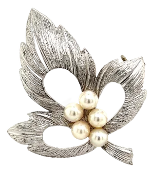 1990s Pair of Mikimoto Estate Akoya Pearl Leaf Brooch Pin Sterling Silver