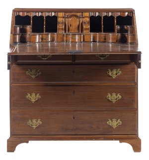 Quenn Mary Writing Desk in Vinhatico Wood, 18th Century