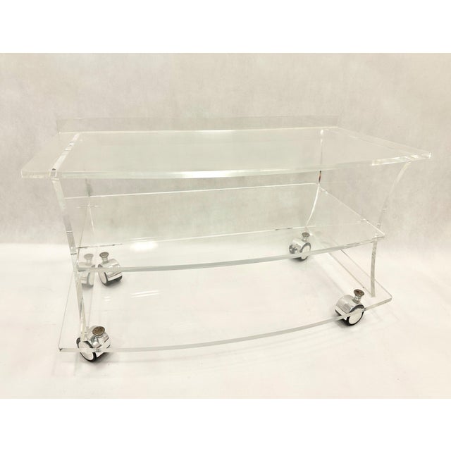 Mid-Century Modern Mid-Century Clear Acrylic Glass Shelf Unit TV Stand on Castors, 1970s For Sale - Image 3 of 7
