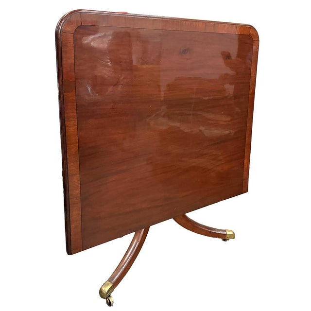 Early 19th Century English Regency Crossbanded Mahogany Triple-Pedestal Dining Table For Sale - Image 5 of 18