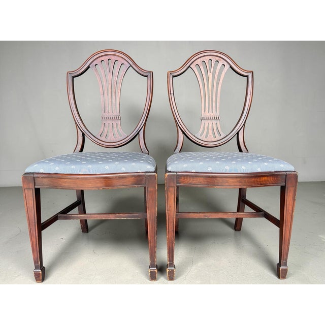 George Hepplewhite Vintage Hepplewhite Style Shield Back Dining Chairs by Lammert’s, Mahogany, a Pair For Sale - Image 4 of 10