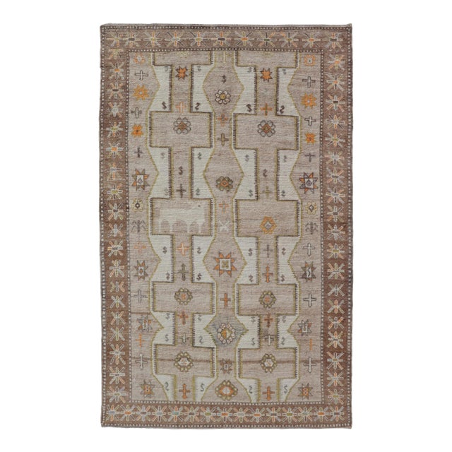 Geometric All-Over Design Gallery Turkish Oushak Rug in Soft Ivory and Taupe For Sale