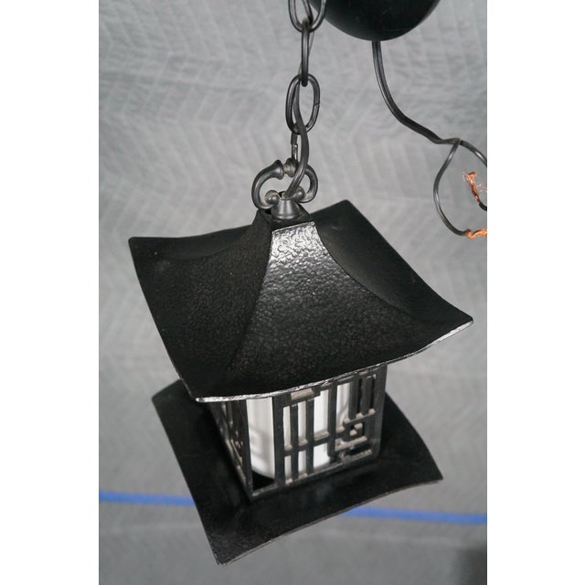 1960s 1960s Chinoiserie Chinese Pagoda Hanging Lantern Pendant Light For Sale - Image 5 of 12