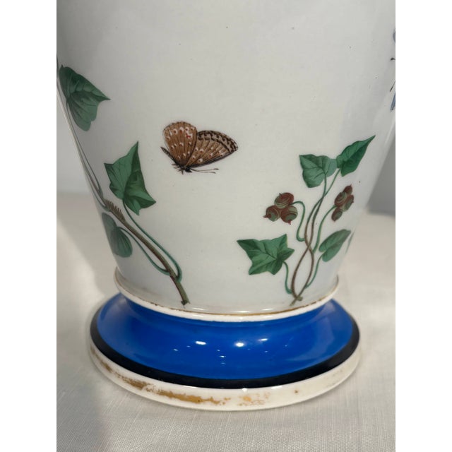 Paris Porcelain Vases with Naturalistic Decoration with Birds and Butterflies, 19th Century, Set of 2 For Sale - Image 14 of 17