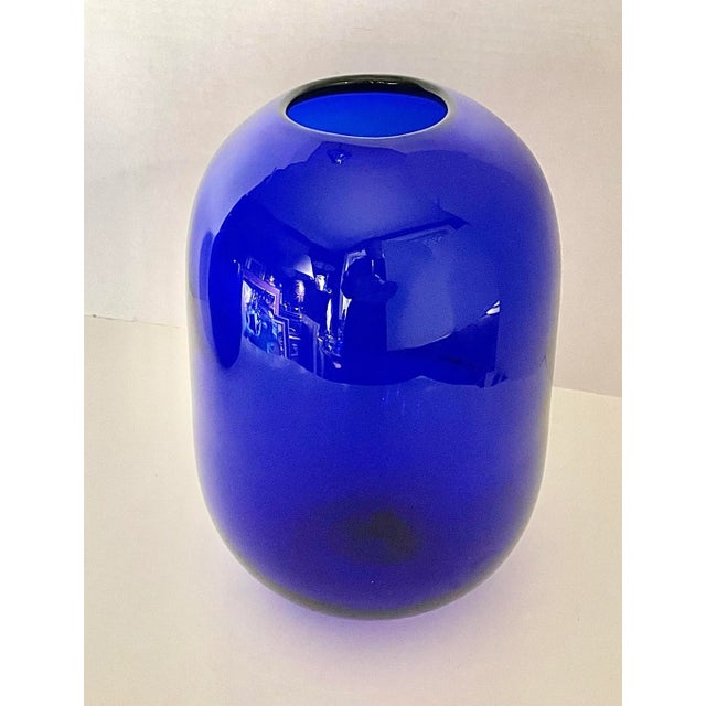 Blue Mid 20th Century Hand-Blown Cobalt Blue Art Glass Vase For Sale - Image 8 of 9