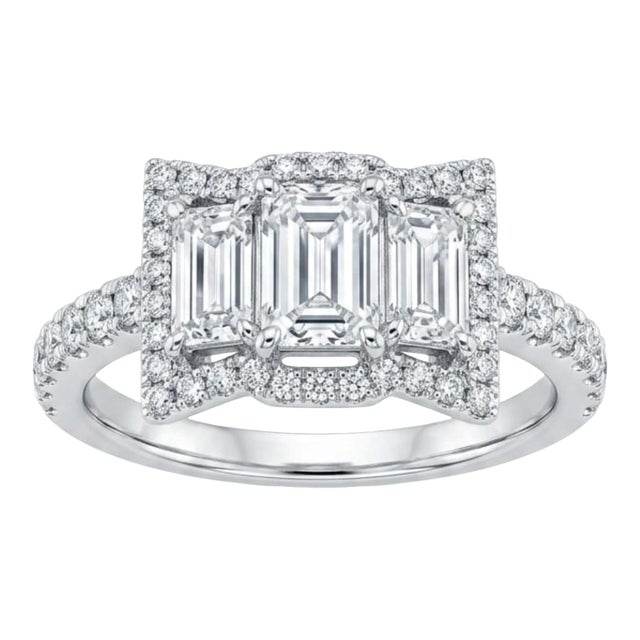 Natural 18k Gold Diamond Halo Cocktail Ring, 1.55ct For Sale