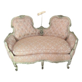 1970s Vintage French Boudoir Style Pink Cushioned Settee With White Wooden Detailed Frame For Sale