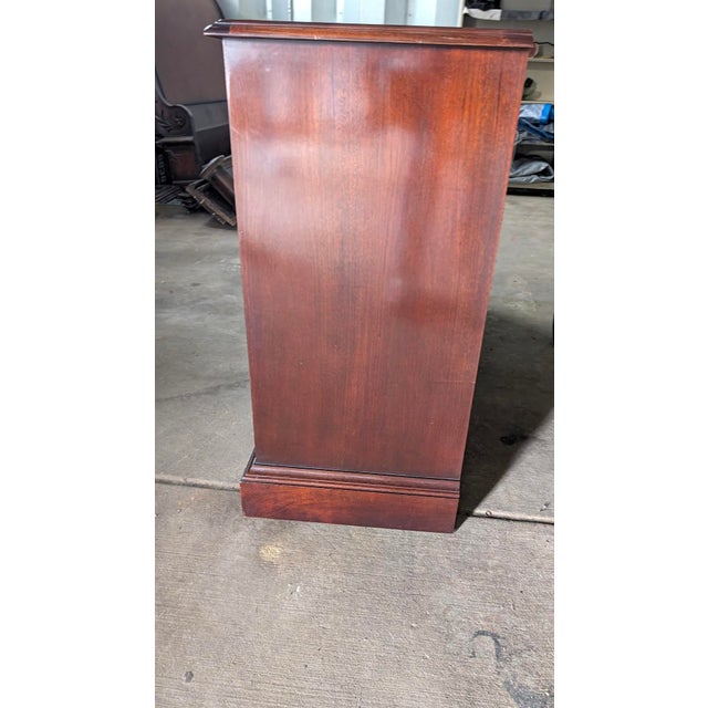 Late 20th Century Hickory Chair Historical James River Plantations Mahogany Sideboard Buffet For Sale In Washington DC - Image 6 of 9