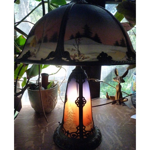 1910s Miller Phoenix Art Deco Winter Landscape Reverse Painted Lamp – Ice Chip Glass – Illuminated Base – Penny Marshall Estate For Sale - Image 12 of 18