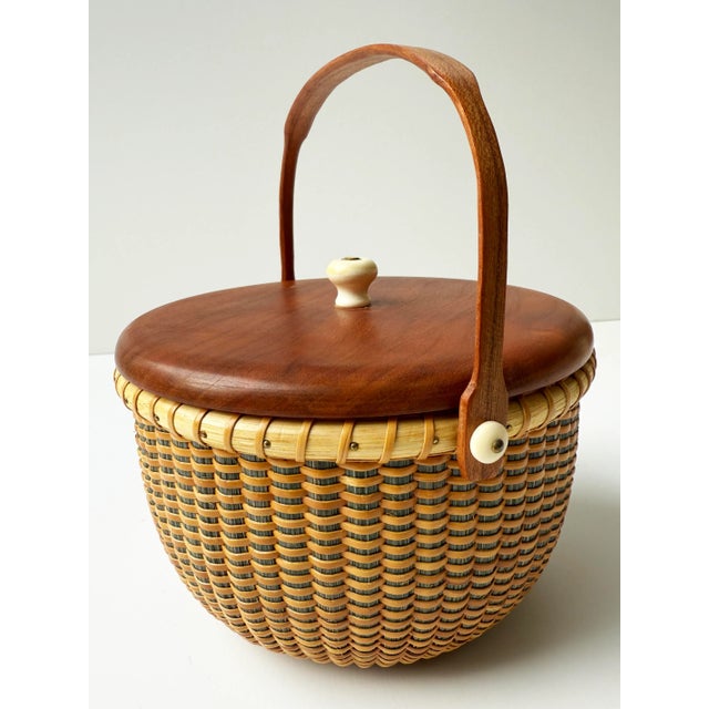 Early 21st Century Vintage Signed Nantucket Lightship Basket – Handcrafted With Lid, Bone Handle & Geometric Pattern For Sale - Image 5 of 9