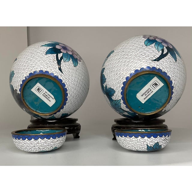 1960s Pair of Cloisonné Lidded Ginger Jars With Stands For Sale In Houston - Image 6 of 12