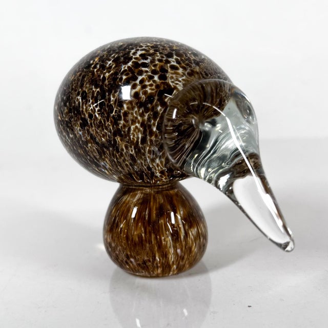 Modern Murphy Art Glass Kiwi Bird Paperweight New Zealand For Sale In San Diego - Image 6 of 13