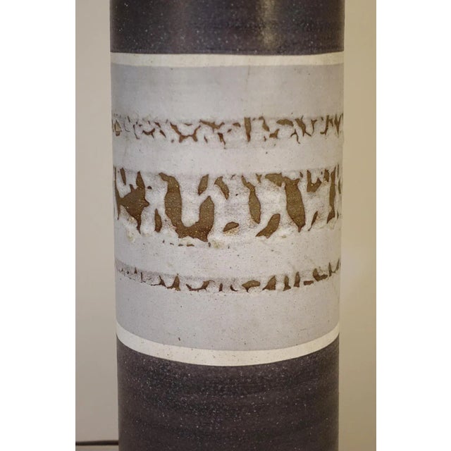 1960s Large Modern California Studio Art Pottery Ceramic Table Lamp 1960's Marshall Martz For Sale - Image 5 of 10