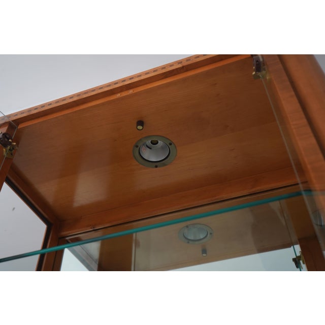 1990s Hickory White Genesis Collection Biedermeier Curio Cabinet For Sale In Philadelphia - Image 6 of 17