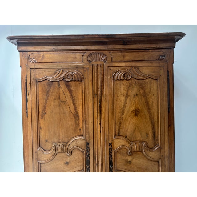 Louis XV Style Wardrobe in Walnut, 18th Century For Sale - Image 3 of 15