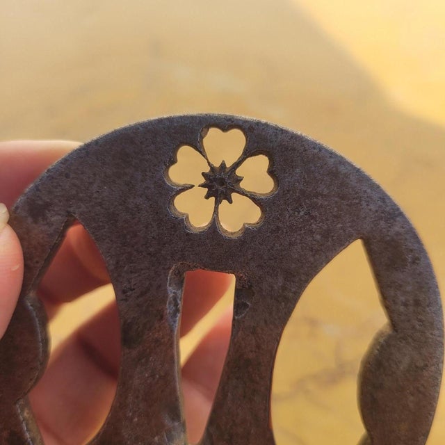 Antique Edo Bronze Maru-Gata Tsuba For Sale - Image 5 of 11