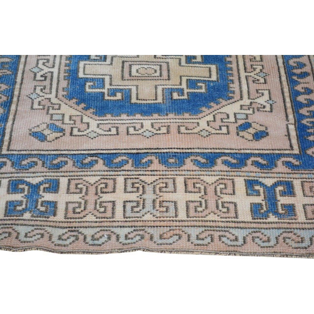 1950s Vintage Turkish Anatolian Hand Knotted Wool Rug, 4'x6'1'' For Sale - Image 5 of 5