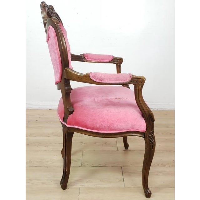 Vintage French Provincial Tufted Pink Velvet Heart Chair ~ Hollywood Regency For Sale - Image 4 of 6