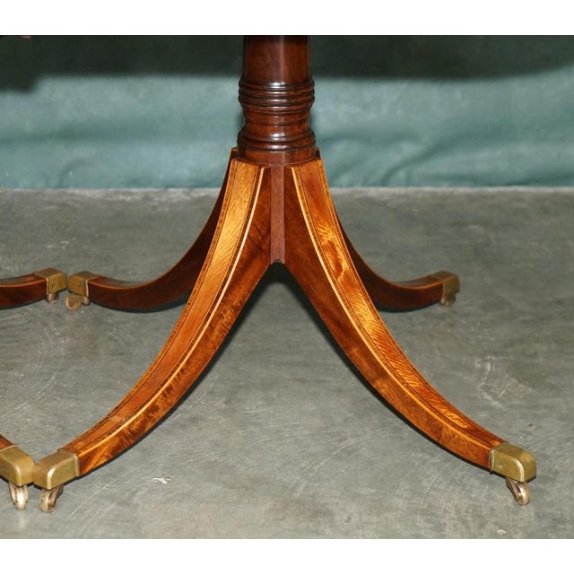 Regency Crossbanded Extendable Pedestal Dining Table in Satinwood, 1820s For Sale - Image 18 of 18