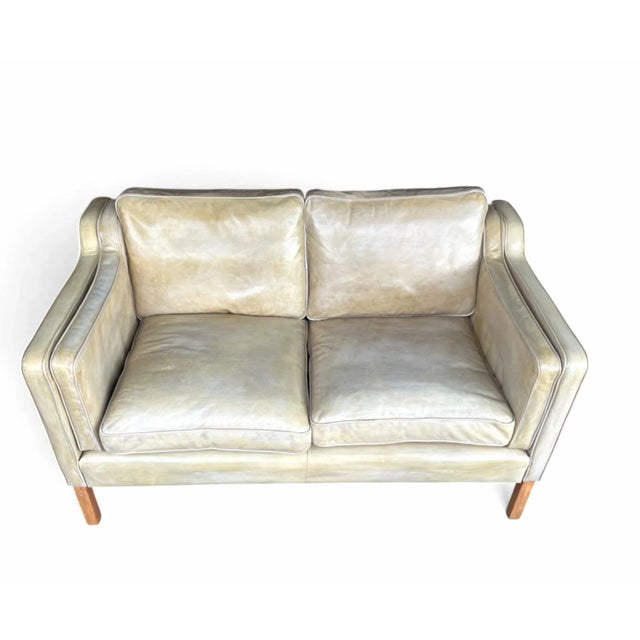 1980s Danish Modern Patinated Tan Leather Loveseat in the Style of Børge Moge For Sale - Image 5 of 18