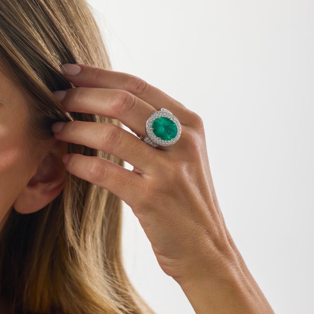 1990s 1990s Wempe Gia 10.48 Carat Colombian Emerald Diamond 18k White Gold Cocktail Ring, Size 5 For Sale - Image 5 of 8