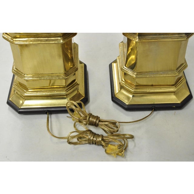 Vintage Chinoiserie Chinese Ginger Jar Brass Plated Metal Table Lamps - A Pair For Sale - Image 10 of 14