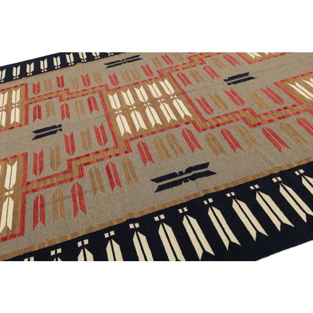2020s Hand-Knotted Modern Navajo Style Grey Wool Rug - Geometric Arrow Motif - 9x12 For Sale - Image 5 of 11