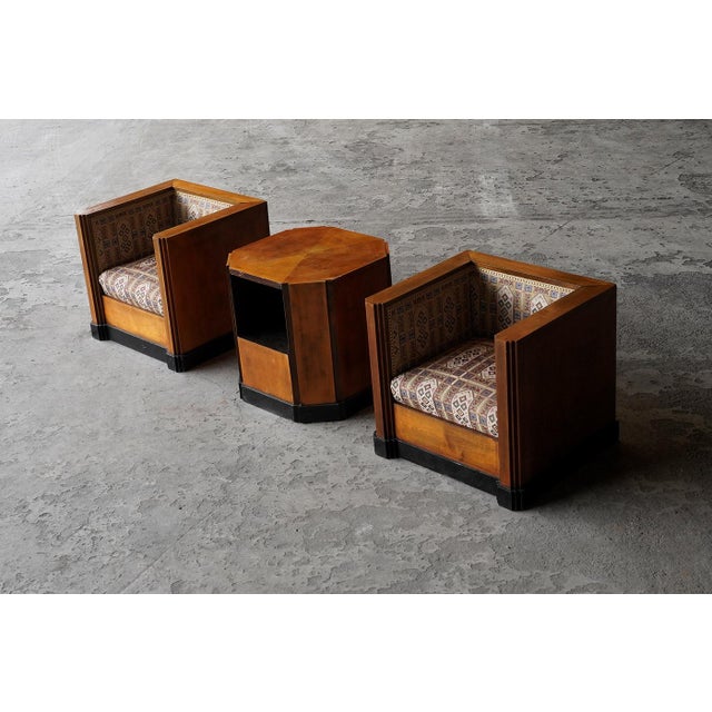 Art Deco Sculptural Lounge Chairs and Side Table, Italy, 1930s, Set of 3 For Sale - Image 11 of 11