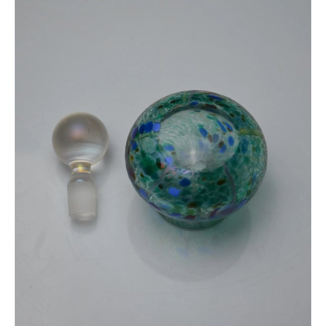 Iridescent Green and Blue Glass Perfume Bottle from Isle of Wight Studio, England, 1970s For Sale - Image 4 of 9
