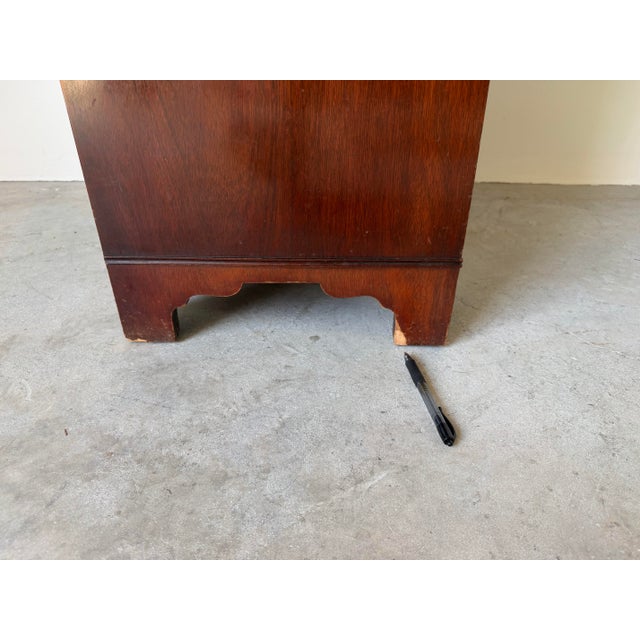 1970s Heritage Henredon Bow Front Mahogany Four-Drawer Nightstand For Sale - Image 11 of 12