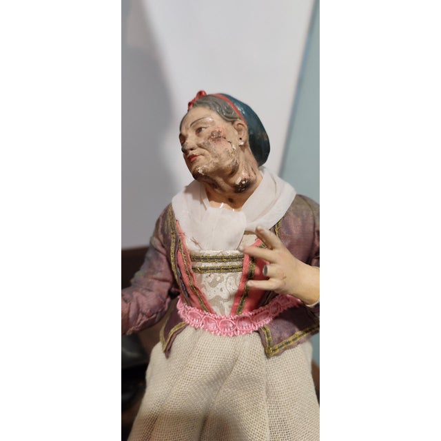 Beautiful nativity scene composed of 12 dolls with very well-detailed and expressive heads and hands in polychrome...