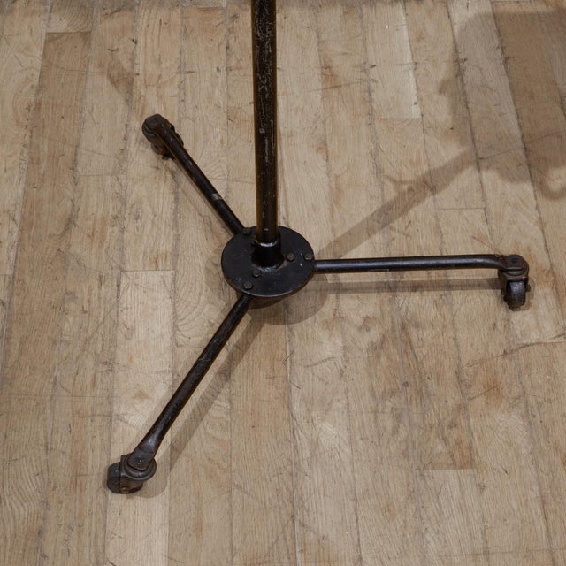 Black Vintage Hollywood Stage Spotlight on Adjustable Steel Tripod c.1940 For Sale - Image 8 of 9